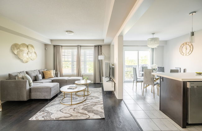 GLOBALSTAY Modern 3 BD House in Brampton - Photo 24