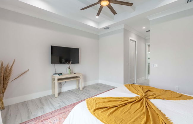 Sparkling new Vanderbilt Beach Luxury Escape - Photo 25