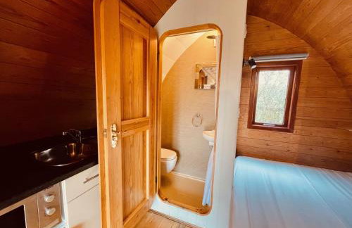 MegaPod 2 at Lee Wick Farm Cottages & Glamping - Foto 10