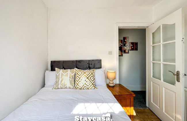 Beautiful Detached Villa - Jacuzzi Bath - Parking - Foto 70