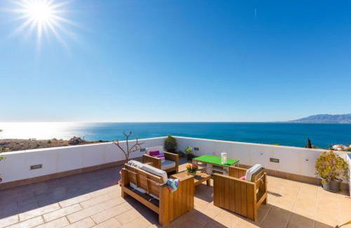 Luxury Villa with swimming pool and amazing views - Photo 2