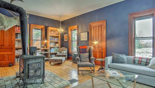 Historic Michigan Farmhouse with Grill and Fire Pit! - Foto 4