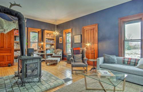 Historic Michigan Farmhouse with Grill and Fire Pit! - Foto 4