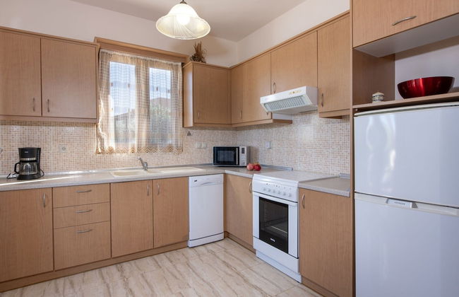 Modern Holiday Home in Sfakaki - Photo 8