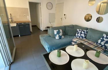 FLC- Vaste T2 -Parking-Air Conditioning-Terrace-6p-St Charles - Foto 1