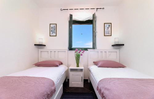 Villa Niko PET FRIENDLY 200 M FROM HIDDEN SANDY BEACH pets stays for free - Photo 67