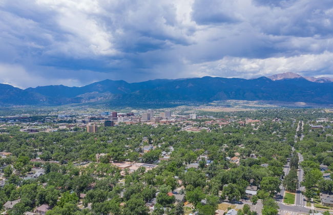 Perfect Cottage Downtown Great Patio! - Photo 35