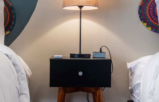 Xuru Stays I Waterfront Designer 2BR - 5 min to Airport - Foto 1