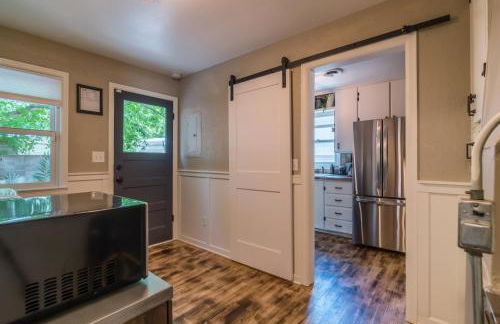 Italian Style in Old Town with Private Hot Tub - Photo 22