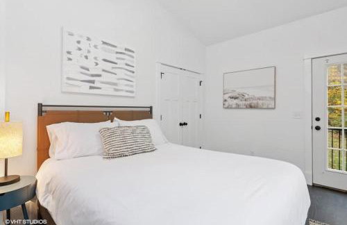 The Dakota by Juniper Holiday + Home - Photo 21