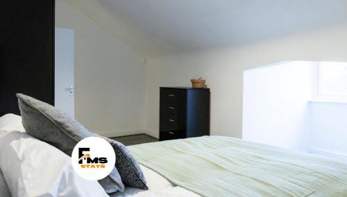 Large 6 Bed House, Long Term Stay Savings, Contractors, Professionals, Big Groups, Free Parking! - Foto 4