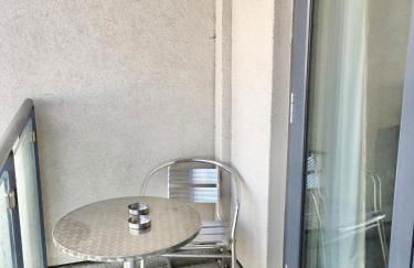 New Central Woking 1 and 2 Bedroom Apartments with Free Gym, close to Train Station - Photo 15