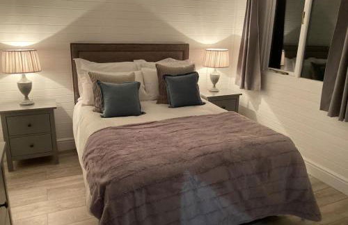 Orchard Retreat - Rural Cabin - Private Hot Tub! - Photo 10