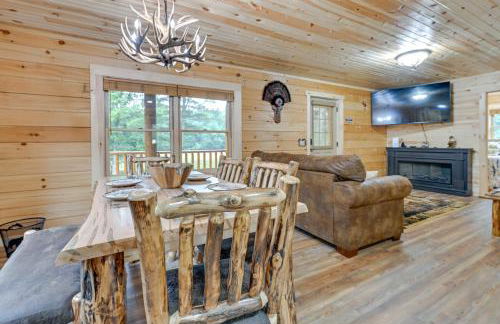 Adams Cabin with Game Room and Fire Pit - Foto 6