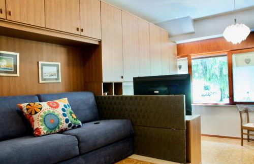 Al Sole di TSS' - Cozy Apartment a 20 Metri dal Lago di Caldonazzo - Perfetto per coppie a Calceranica al Lago - Foto 1