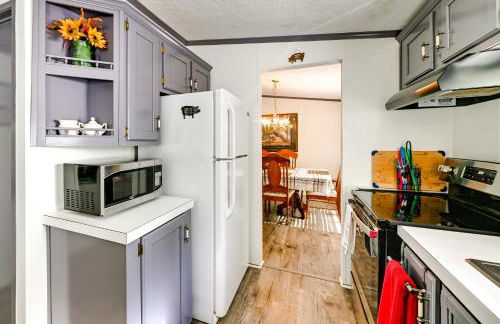 Quiet Horseshoe Hill House By Lake Barkley! - Photo 9