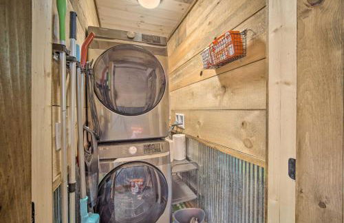 Stunning Cabin Getaway with Private Hot Tub! - Foto 10