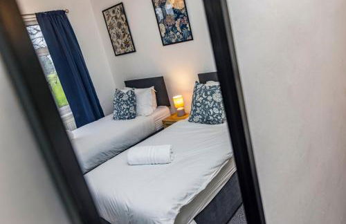 University View-Off-Street Parking-Sleeps 8-Fast WiFi - Foto 15