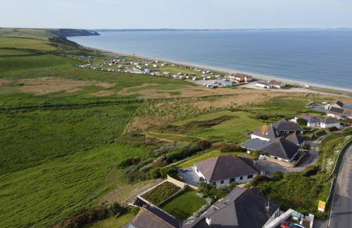 Ponderosa 5-Bed Coastal Retreat with Studio, Sauna & Sea Views - Foto 6