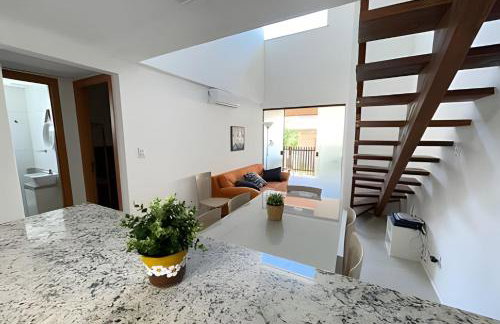 Imóvel Novo, 4 Quartos, Ar Condicionado em todos ambientes - Cond. Fechado - Guarajuba-BA - Foto 31