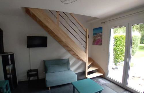 Maison au calme à l'intérieur du golf de Ploëmel, entre terre et mer, 2 chambres, 10 min des plages - Foto 6