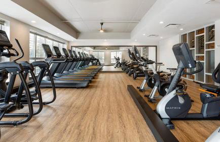 Newport 1 BR w Work Setup by Anyplace - 11747 - Foto 35