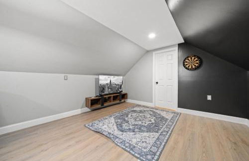 Spacious Luxe Stay Sleeps 16 20 Min to NYC - Foto 34