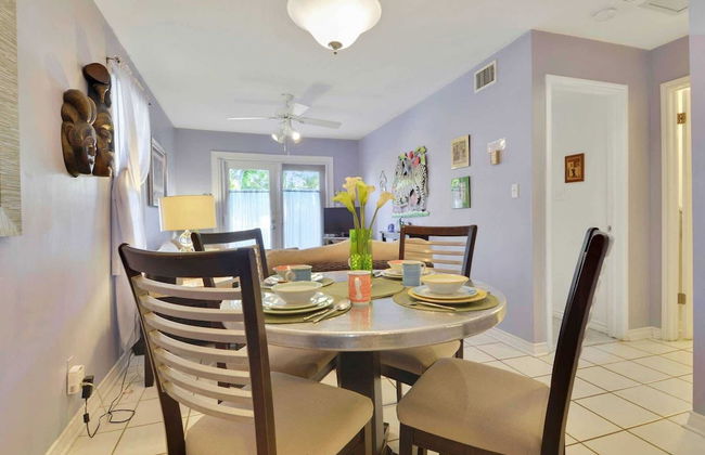 Lavender Jungle by Avantstay Great Location w/ Patio & Shared Pool! Week Long Stays Only - Foto 2