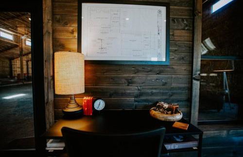 Luxe Nordic Barndominium Retreat at Black Pine - Foto 26