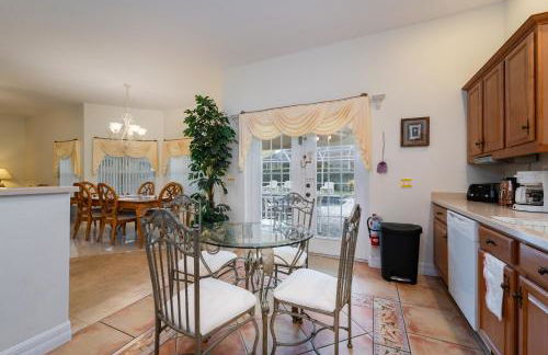 Budget Friendly Pool Home in Quiet Gated Community - Foto 10