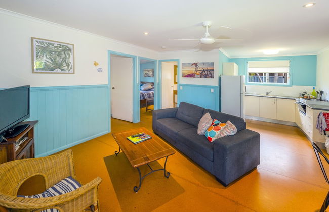 Safety Beach Ocean Bungalows - Photo 8