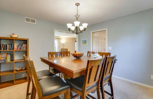 Jackson Home w/ Fire Pit & Yard: 3 Mi to Downtown - Foto 6