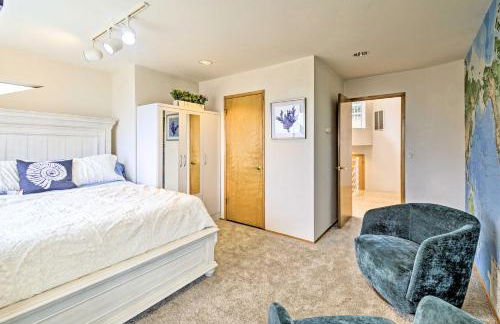 Unique Port Ludlow Home with 3 Decks and Hot Tub! - Foto 25