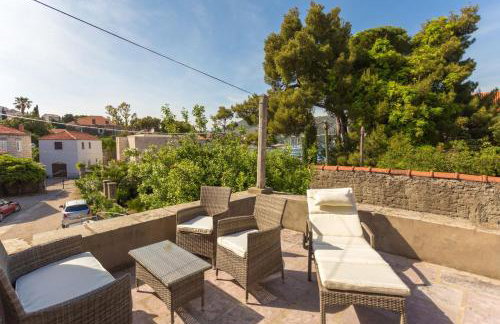 Dvori With Garden, Free Parking Next To Sea - Photo 43
