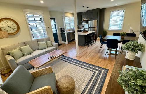 Epic Downtown Newport 6BR Whole House w Parking - Foto 46