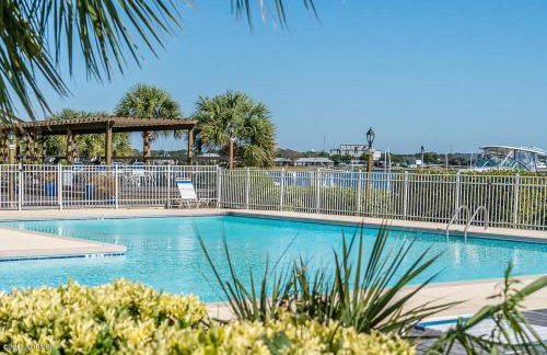 Waterfront Resort , World Class Marina & Slip - Foto 23