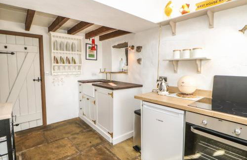 East House - Photo 10