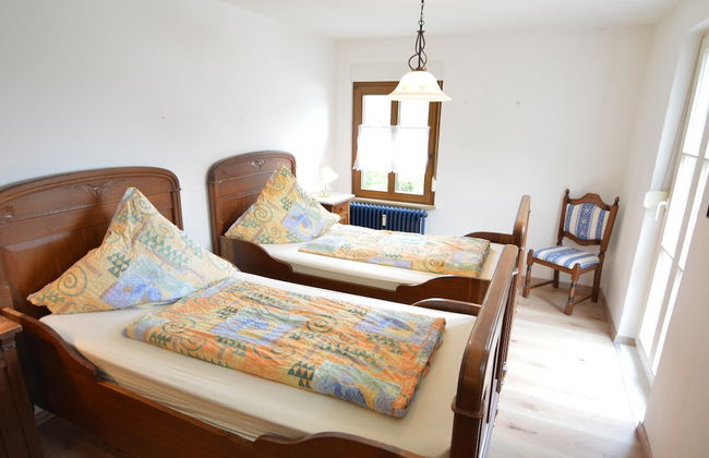 Holiday Home in Morscheid-riedenburg With Balcony - Photo 3