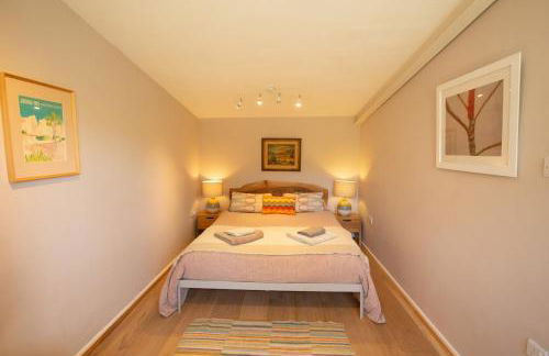 The Organic Cotswolds Cowshed - Photo 15