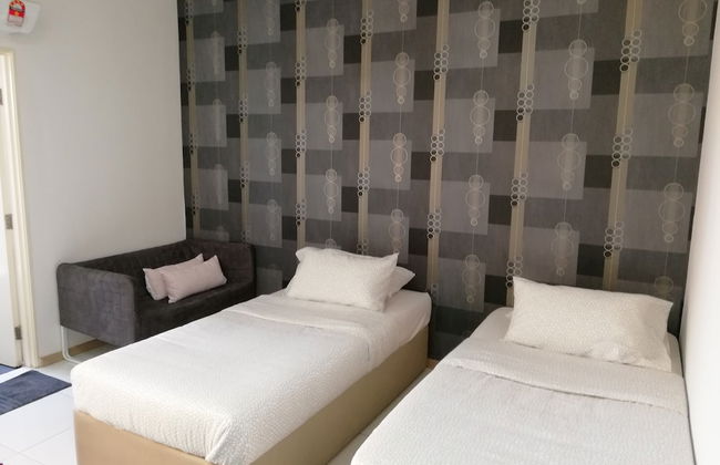 Lawang Suite 1 Bedroom Corner Apartment - Photo 10