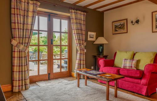 The Owl House with swimming pool and private hot tub - Foto 13