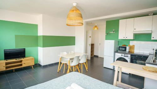 City Loft with rooftop view by Escale-Marne - M8 Tour Eiffel - Parking Gratuit - 201 - Foto 2, stove, pet friendly