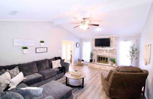 Pool Theater Convenient Location 4bedroom2 bath - Foto 16