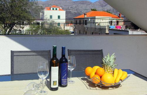 Apartment Milenka - Four Bedroom Apartment with Terrace - Photo 2