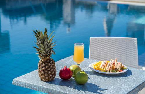 Alamis Hotel & Apartments - Photo 8