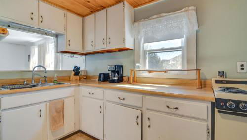 Oakland Apt on Messalonskee Lake with Dock Access! - Foto 2