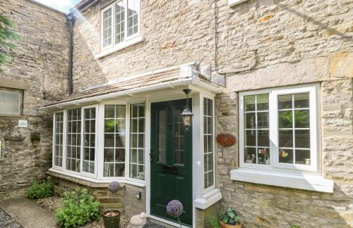 Wedgewood Cottage - Photo 2