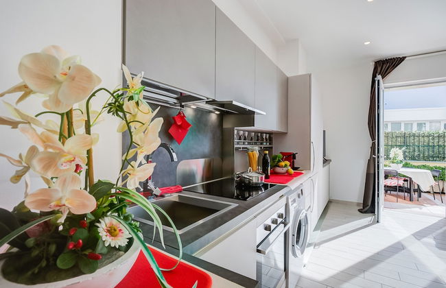 Serafina Beach House - Photo 9