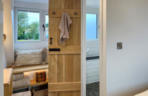 The Stable - Photo 12