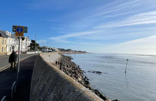 Seaview Apartment with parking - Photo 2